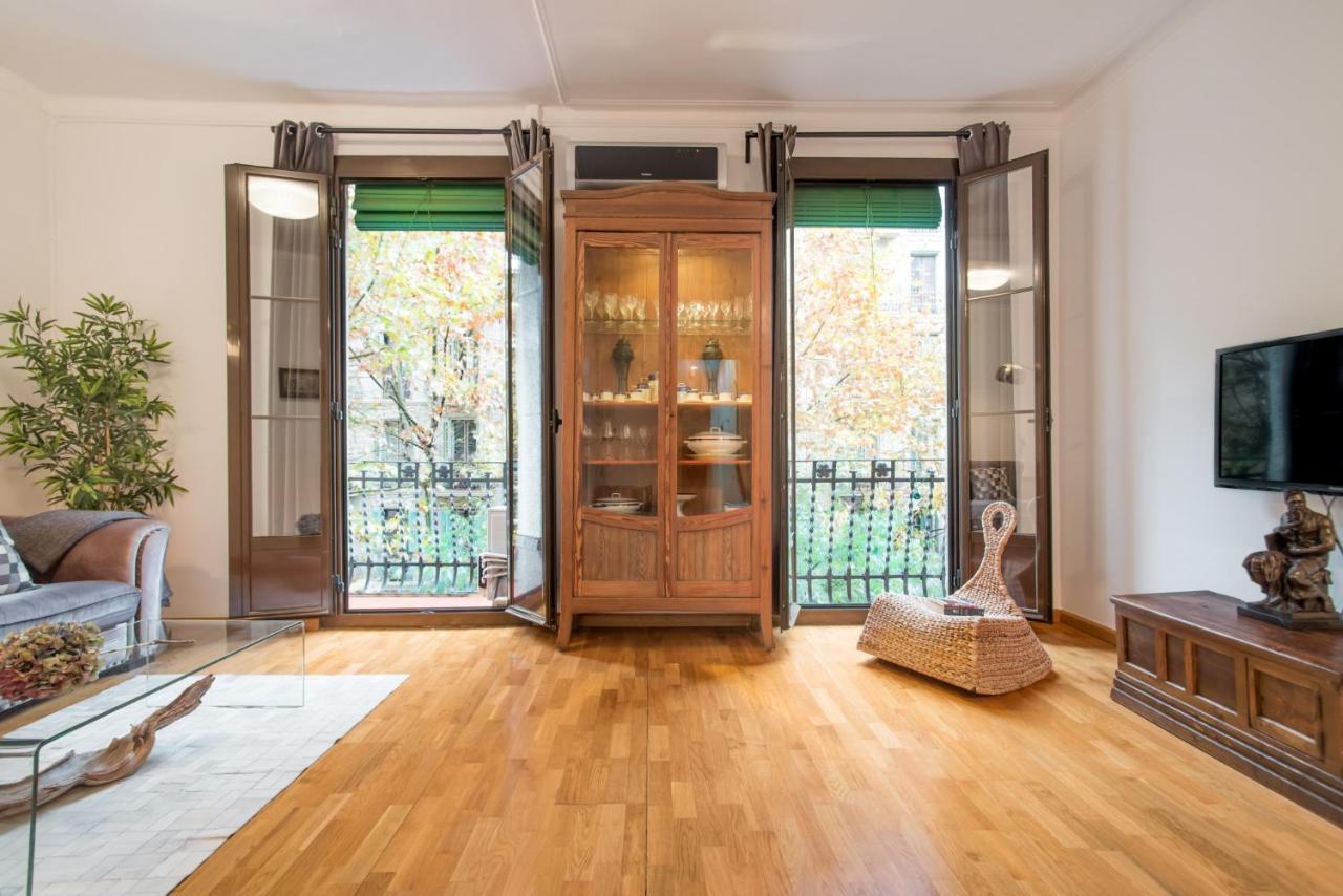 Art Nouveau Apartment Barcelona Exterior photo